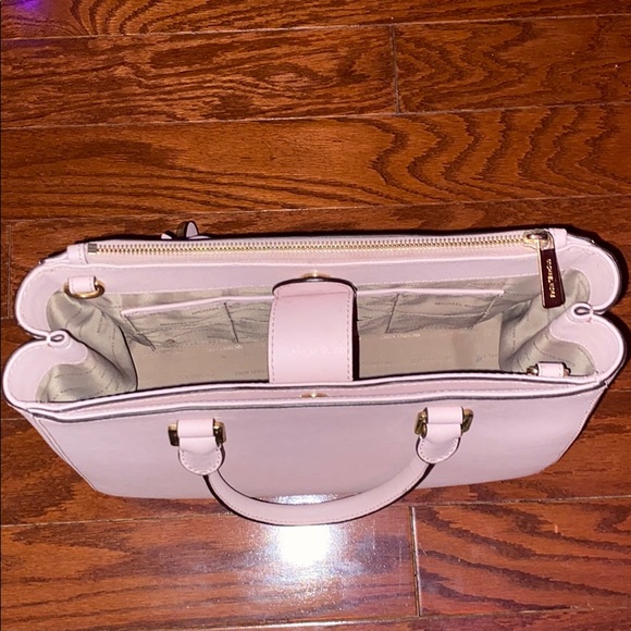 Medium Michael Kors Pink Leather Purse - Picture 4 of 4